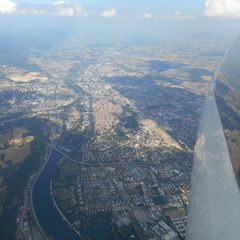 Flugwegposition um 14:35:49: Aufgenommen in der Nähe von Regensburg, Deutschland in 2090 Meter